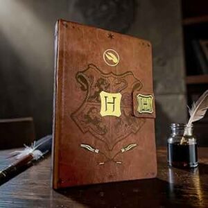 Caderno Harry Potter Capa Texturizada Brasão Hogwarts com Fecho H